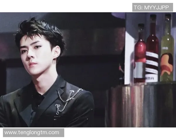 帅气男痞足球明星的魅力与风格解析让你爱上他的独特个性与球场风范 帅气男痞足球明星的魅力与风格解析让你爱上他的独特个性与球场风范