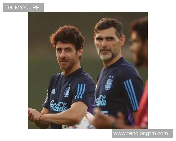 阿亚拉足球明星的传奇故事与成就揭秘