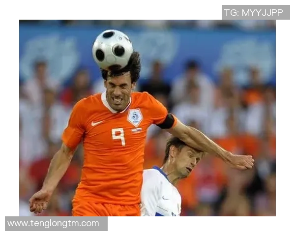 足球明星如何运用头球技巧在比赛中取得胜利的精彩瞬间分析 足球明星如何运用头球技巧在比赛中取得胜利的精彩瞬间分析